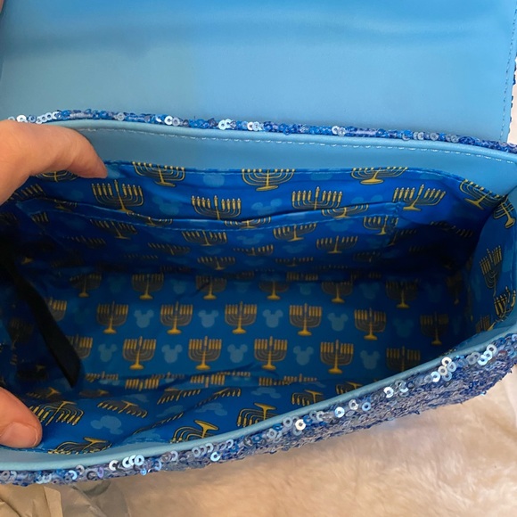 Loungefly happy Hanukkah from Minnie! - Picture 5 of 11